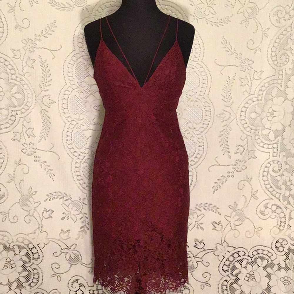 NWT✨Burgundy Lace Midi Dress - Picture 2 of 7